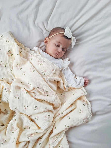 Organic Muslin Blanket Daisy with Lace - Over the Dandelions