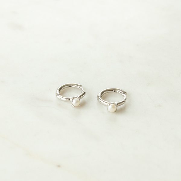 Solo Pearl Huggies - Sophie Store