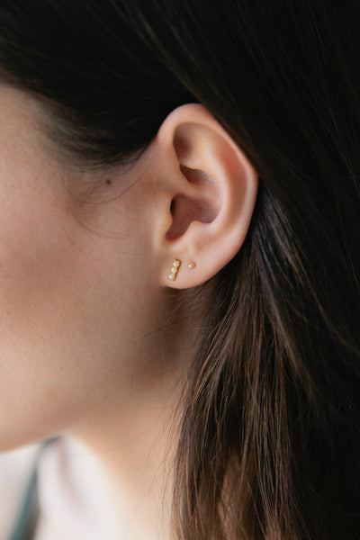 Pearl Bar Studs - Sophie Store