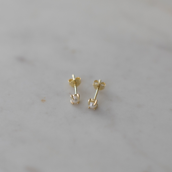 Mini Pearl Studs - Sophie Store